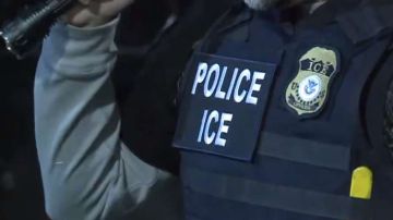 Ya no basta un arresto o deportación por ICE, algunos inmigrantes también habrían sufrido robo de su identidad, por parte de un jefe de la agencia (Foto: archivo)