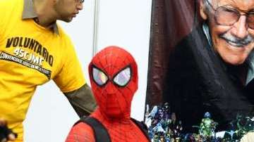 Stan Lee permanecerá en la clínica unos tres días, de acuerdo a sus representantes.