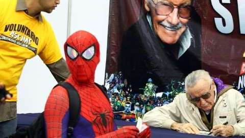 Stan Lee permanecerá en la clínica unos tres días, de acuerdo a sus representantes.