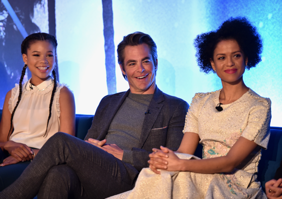 De izq. a dcha: Storm Reid, Chris Pine y Gugu Mbatha-Raw.