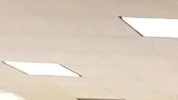 Las nicaragüenses Karla Escalante (Izq.) y Yanis Urey, durante el entrenamiento en el que enfermeras del Hospital Lincoln  les enseñaron cómo utilizar el antídoto Naloxone. el