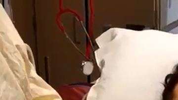 La mujer no daba crédito que estuviera respirando por ella sola.