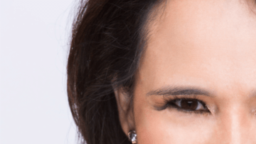 La conocida abogada de inmigración Jessica Domínguez comparte en su libro 'Mujeres Victoriosas/10 poderes para renovar tu vida y fortalecer tu fe', las experiencias de vida que le han ayudado a 'llegar donde está'.