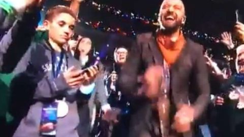 El momento en que el niño parece ignorar a Justin Timberlake durante el espectáculo de medio tiempo del Super Bowl.