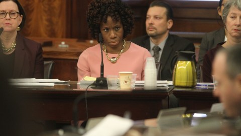 NYCHA Shola Olatoye testificó hoy ante el  Presidente del Concejo Corey Johnson durante una audiencia para clarificar los problemas de agua caliente y calefacción que sufren los residentes.