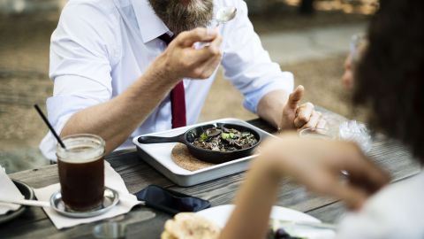 ¿Cómo es la hora del almuerzo en diferentes partes del mundo?