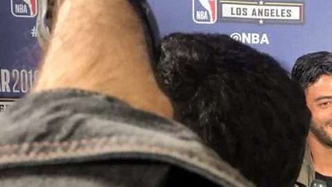 El futbolista mexicano Carlos Vela estuvo presente en el Juego de Estrellas de la NBA y reafirmó su amor por el deporte ráfaga sobre el balompié.