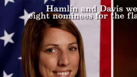 Erin Hamlin le ganó el abanderamiento a Shani Davis en un volado