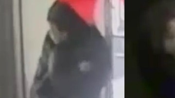 La Policía describió al sospechoso como un hispano.