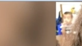 Esta niña de Detroit sufrió un grave incidente en la escuela, otro niño le quemó el pelo.