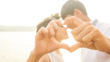 La ciencia ha podido confirmar la importancia de establecer relaciones fuertes basadas en el amor./Shutterstock