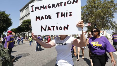 Demócratas volverán a insistir en una medida que legalice a los “Dreamers”, o al menos extienda el programa de “acción diferida” (DACA)
