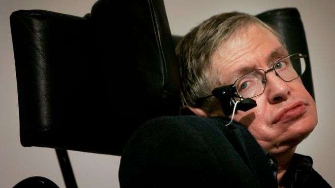 El sistema que le dio una voz a Hawking fue creado específicamente para él.