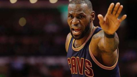 El jugador de los Cavaliers de Cleveland LeBron James. (Foto: EFE)