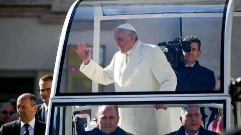 El Papa Francisco acepta la renuncia del prefecto del Vaticano.