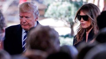 El presidente Donald J. Trump y su esposa, Melania, asisten al funeral del evangelista Billy Graham en Charlotte.