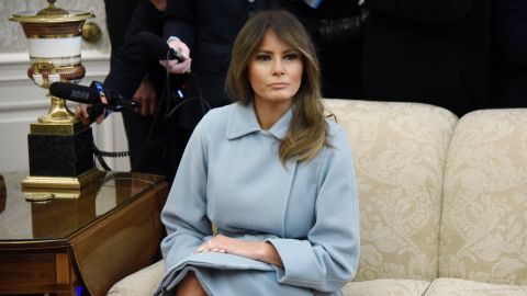 La primera dama Melania Trump obtuvo una visa EB-1.