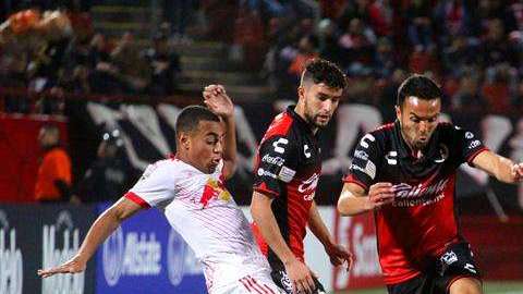 Xolos perdió muchos duelos contra Red Bulls. EFE