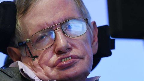 Stephen Hawking también hizo estudios relacionados con el fútbol