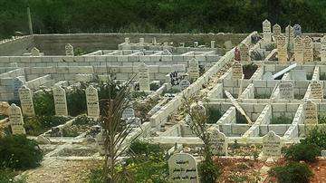 Faltan espacios en los cementerios del Líbano para los refugiados sirios.