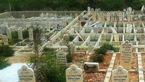 Faltan espacios en los cementerios del Líbano para los refugiados sirios.