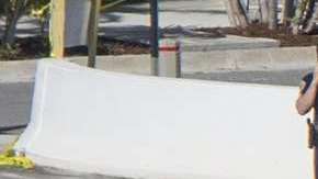 Varias personas murieron al derrumbarse un puente para peatones en Miami. EFE