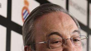 El presidente del Real Madrid, Florentino Pérez, no quiere ni pensar en que Cristiano se vaya. (Foto: EFE/Kiko Huesca)