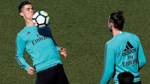 Cristiano Ronaldo y Gareth Bale, durante una práctica con el Real Madrid