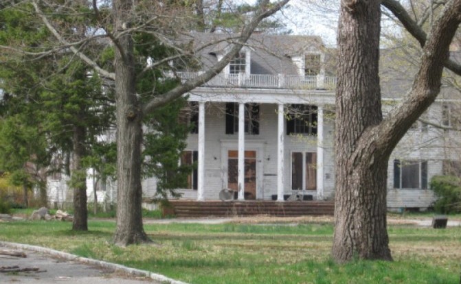 Ebo Hill Mansion es original del año 1845 y estaba en venta