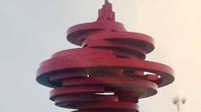 Pareja casada descubre una foto que demuestra que se pudieron conocer años antes.