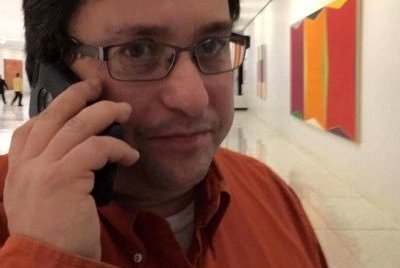 El reportero Ken Lovett fue esposado tras discutir con un policía dentro del Senado en Albany