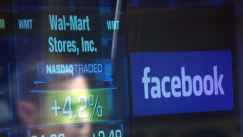 El escándalo de Cambridge Analytica hizo caer las acciones de Facebook en casi 7% este lunes.