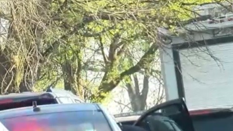 Las autoridades indagan si los dos casos están conectados.