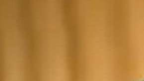 Bad Bunny en el video musical de "Dime"