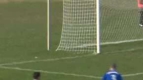 El croata Bruno Boban (de pie) tras recibir el balonazo que le quitó la vida.