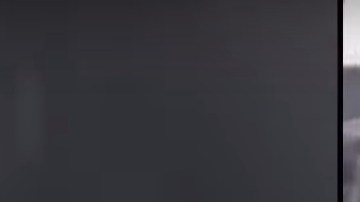 La mujer fue detenida por agentes de CBP vestidos de civil.