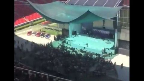 Jorge Vergara y el candidato del PRI a la presidencia José Antonio Meade fueron abucheados en el estadio Akron.