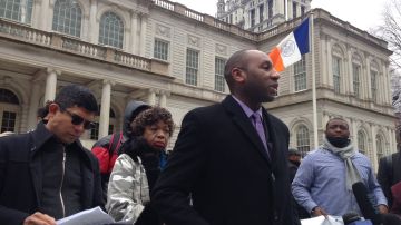 El concejal Donovan Richards pidió más transparencia en el NYPD.