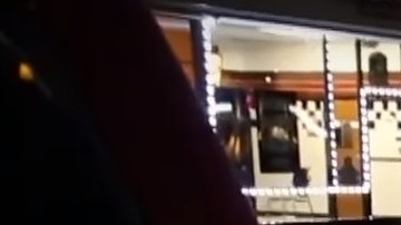 Activistas recomiendan a indocumentados portar con el número de teléfono de alguien que pueda ayudarlos.