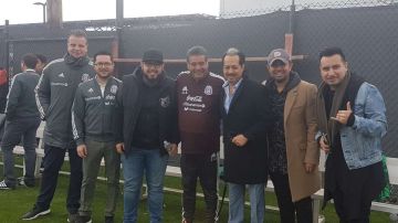Los Tigres del Norte visitaron el entrenamiento de la selección mexicana