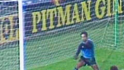 Las selecciones de España y Malta durante un partido de 1983.