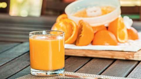 El azúcar de los jugos puede desatar problemas cardíacos.