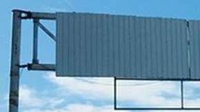 Entre Tijuana y San Ysidro cruzan diariamente unos 50,000 vehículos y 25,000 personas a pie.