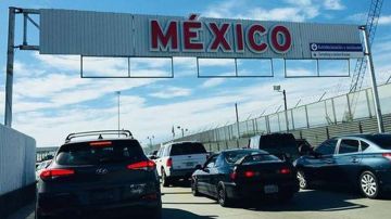 Entre Tijuana y San Ysidro cruzan diariamente unos 50,000 vehículos y 25,000 personas a pie.
