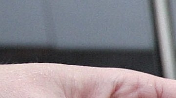 El pasaporte aumentó $10 dólares.