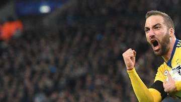 Higuain celebra gol