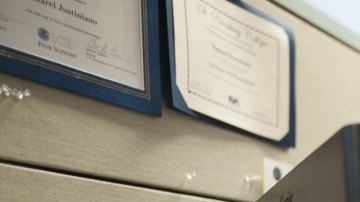 Yomarel Justiniano lleva 12 años trabajando en ICE.