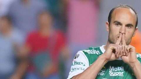 Landon Donovan anotó su primer gol en el futbol mexicaano en el partido de cuartos de final de la Copa MX entre León y Atletico Zacatepec. (Foto: Imago7/Marcos Domínguez)
