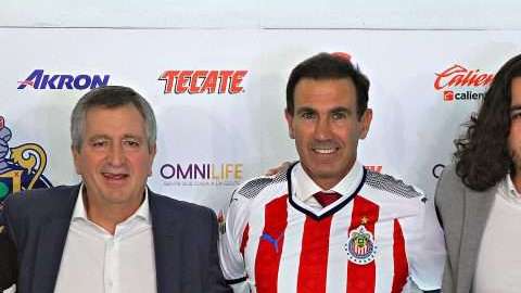 Francisco Gabriel de Anda, durante su presentación como director deportivo de Chivas, celebrado en el estadio Akron. (Foto: Imago7/Jorge Barajas)