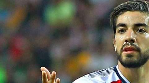 Rodolfo Pizarro podría dejar a las Chivas Rayadas del Guadalajara después del Mundial. (Foto: Imago7/Jorge Barajas)